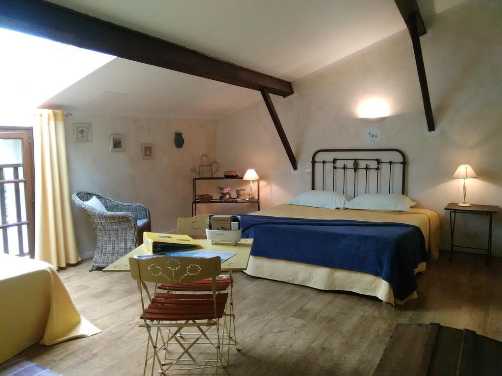 サン・ジャン・アン・ロワイヤン レスタパード デ トゥレロン Bed & Breakfast エクステリア 写真