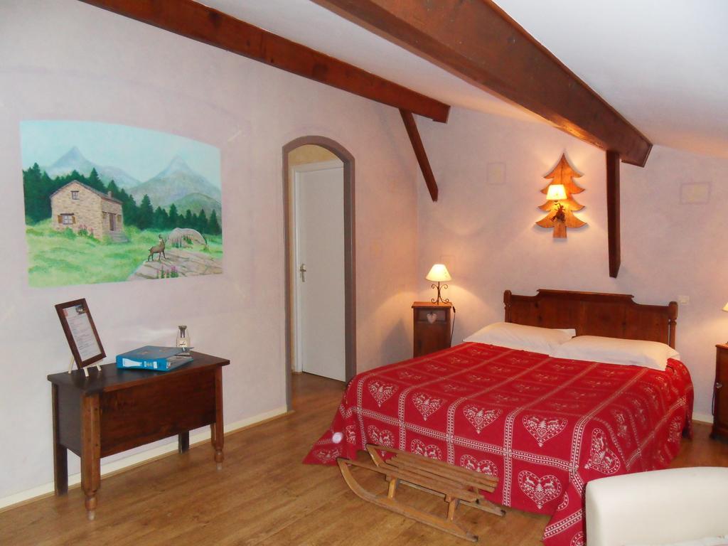 サン・ジャン・アン・ロワイヤン レスタパード デ トゥレロン Bed & Breakfast 部屋 写真