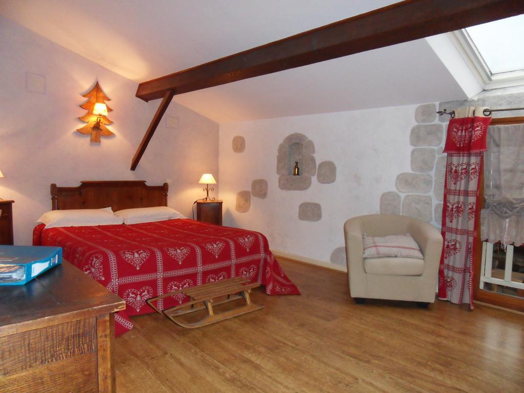 サン・ジャン・アン・ロワイヤン レスタパード デ トゥレロン Bed & Breakfast 部屋 写真