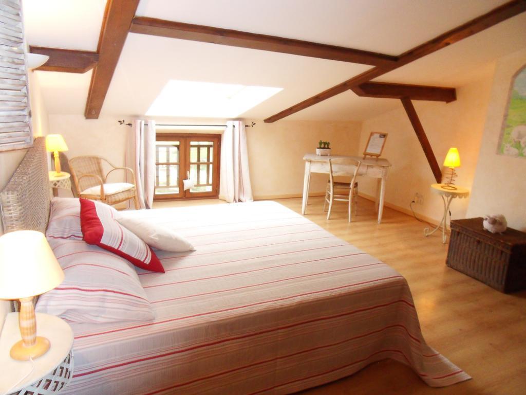 サン・ジャン・アン・ロワイヤン レスタパード デ トゥレロン Bed & Breakfast 部屋 写真
